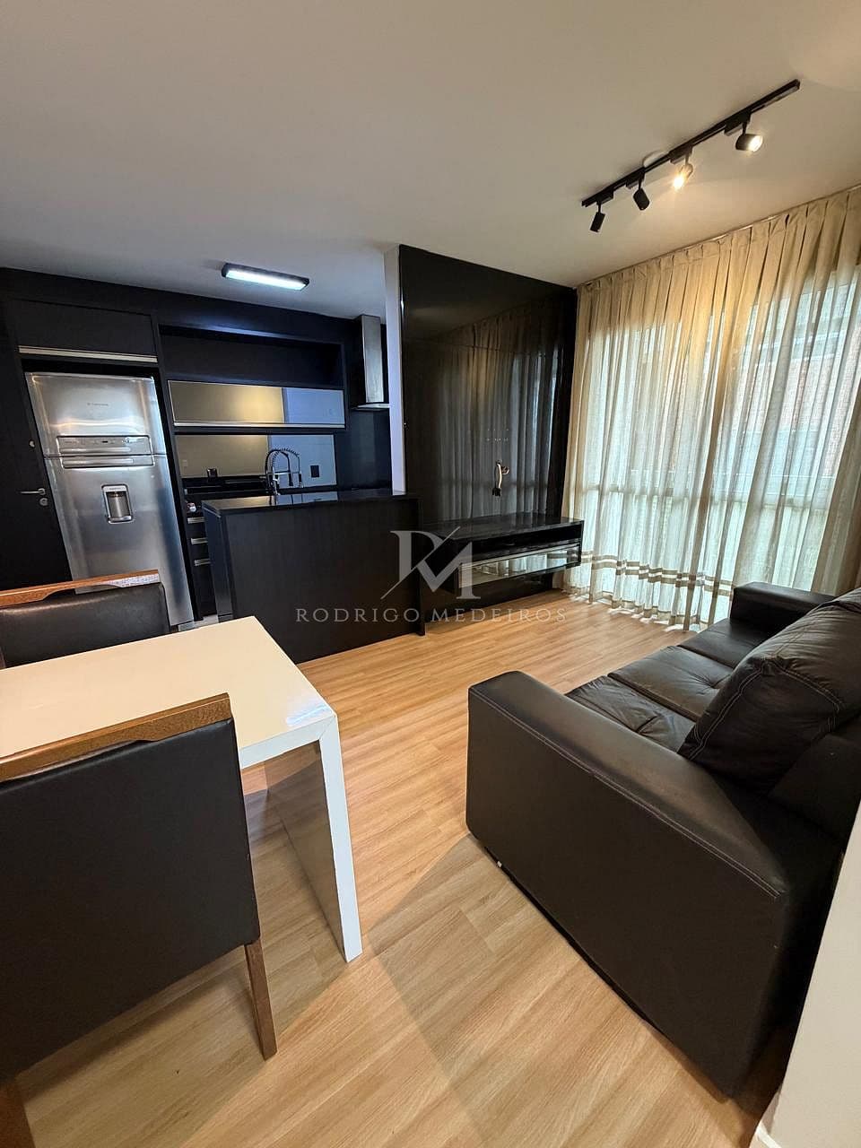 Apartamento mobiliado com 2 dormitórios no Pagani, Palhoça — foto 1