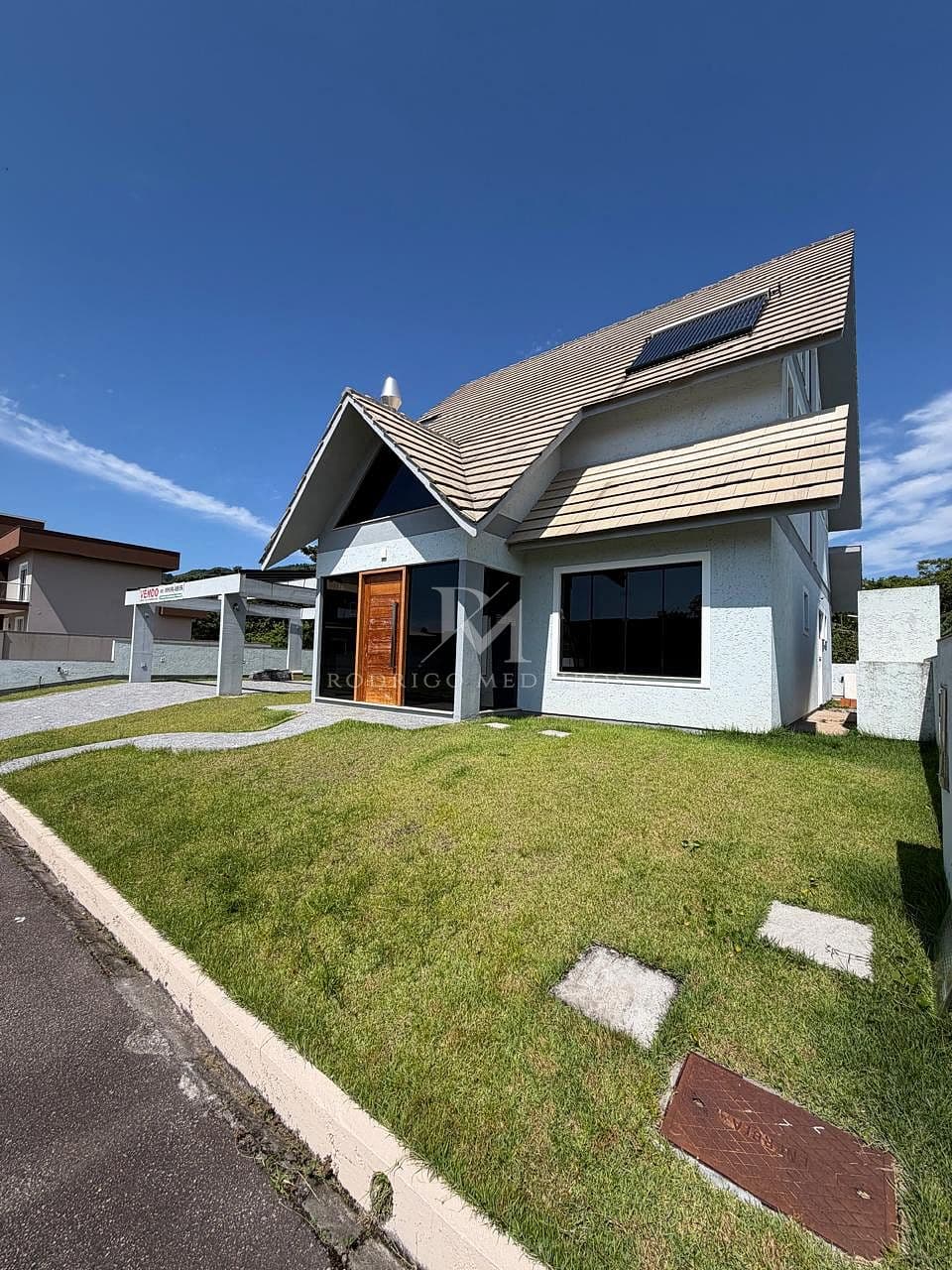 Casa em condomínio com 3 suítes na Cachoeira do Bom Jesus, Florianópolis-SC — foto 1