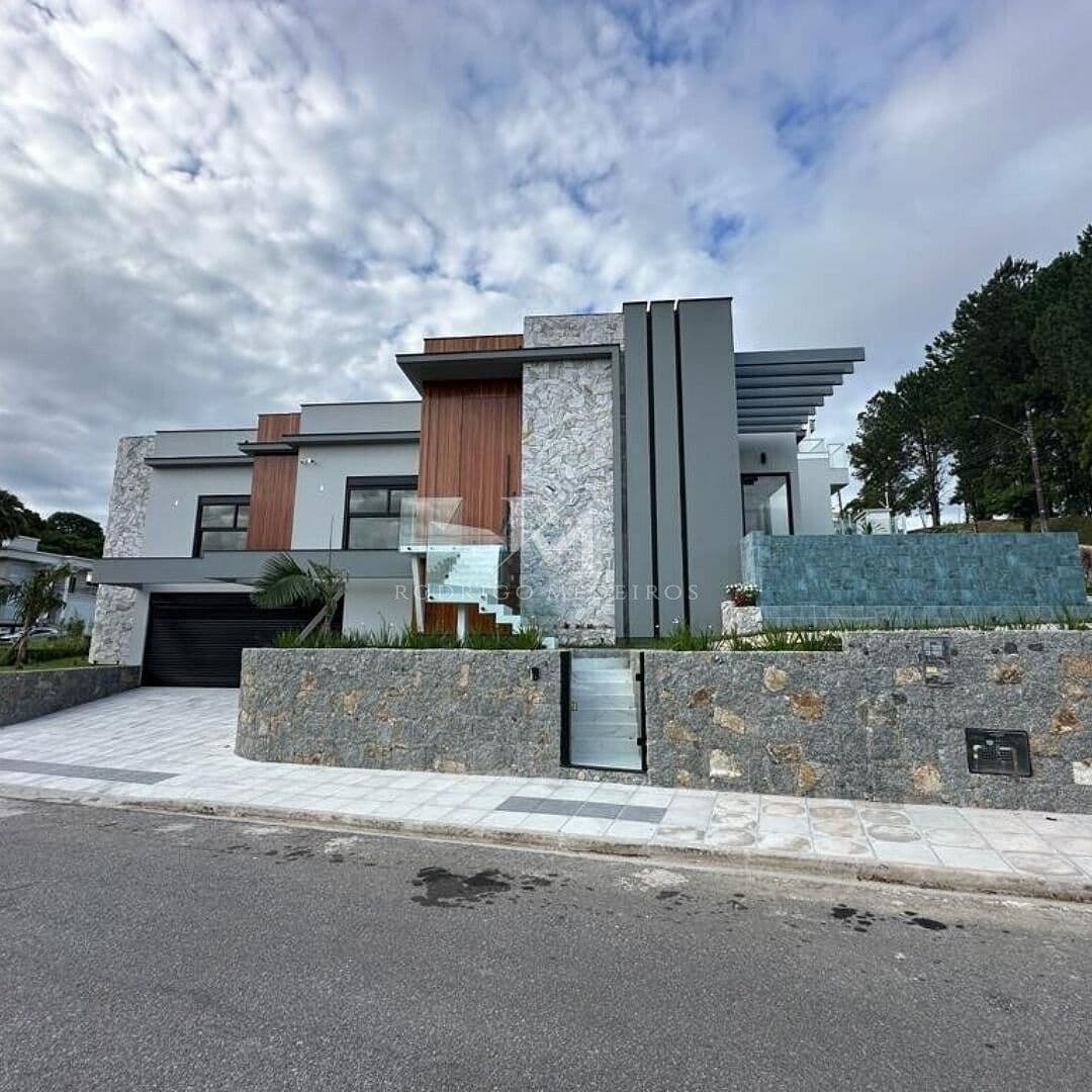 Casa com 3 Suítes no Centro - Palhoça/SC — foto 1