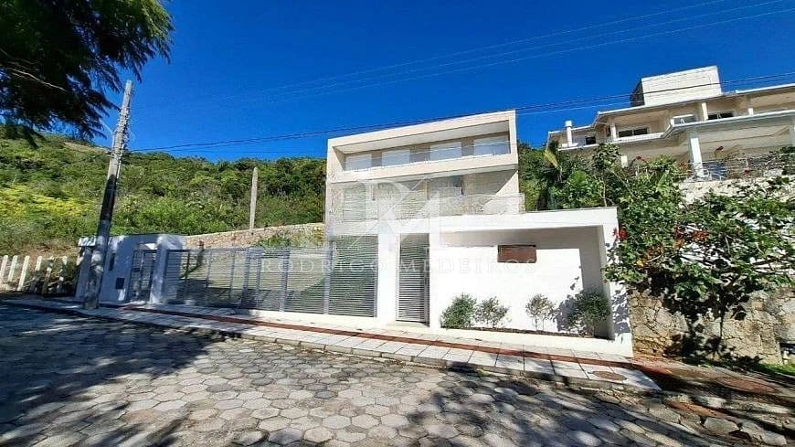 Casa de alto padrão com vista mar na Praia Brava, Florianópolis/SC — foto 1