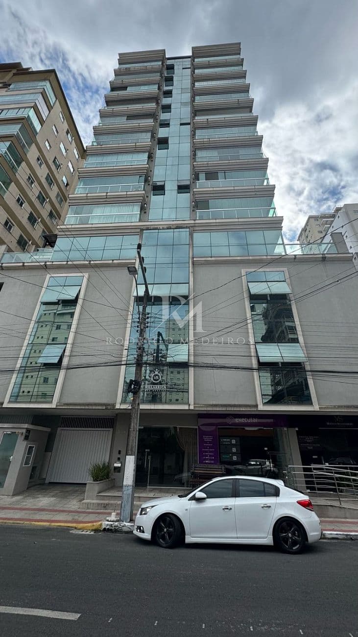 Apartamento mobiliado com 4 suítes em Meia Praia, Itapema — foto 1