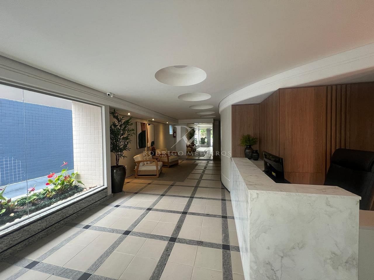 Cobertura triplex com 4 dormitórios no Centro de Florianópolis — foto 1