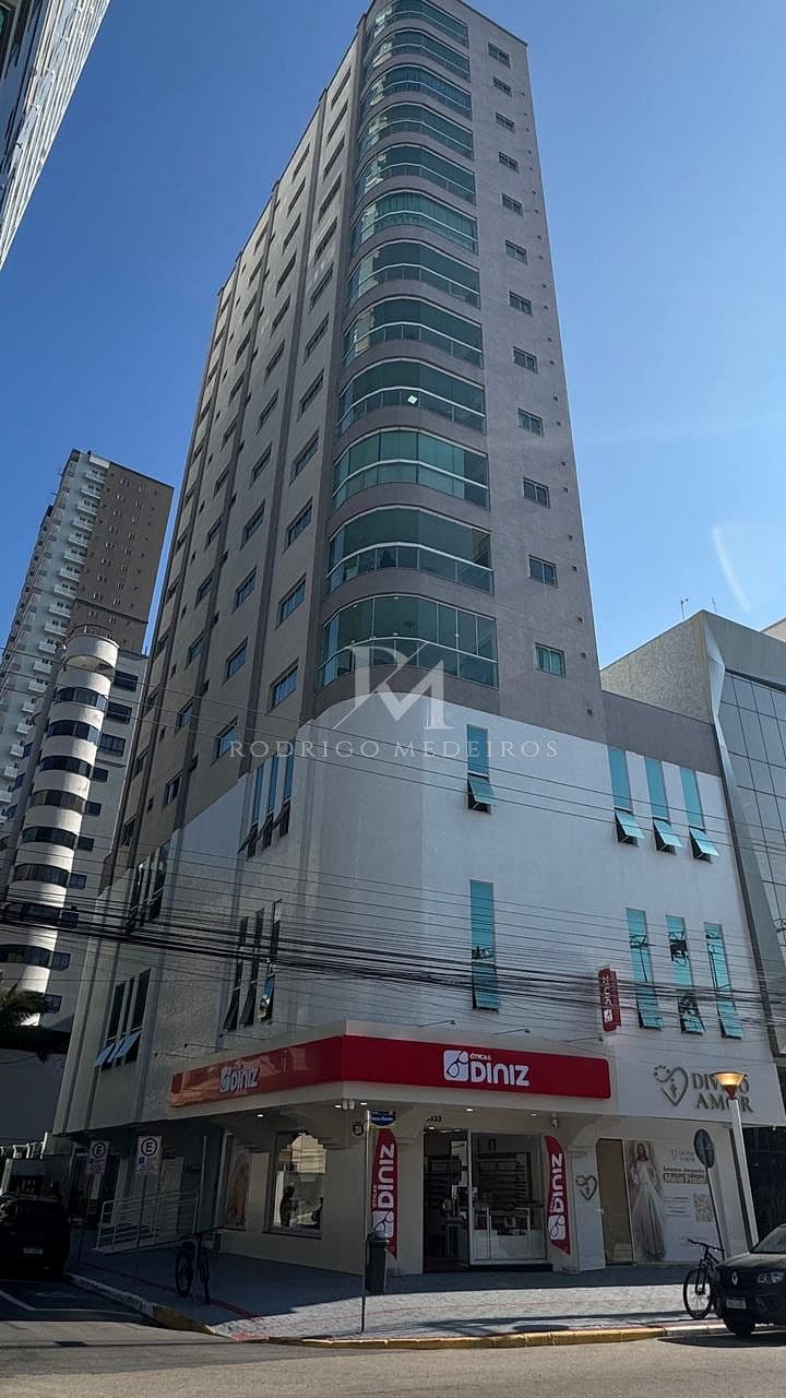 Apartamento com 3 dormitórios em Meia Praia, Itapema — foto 1