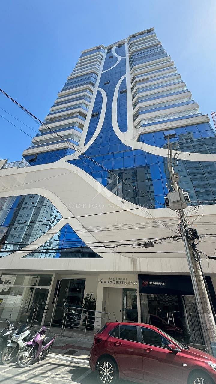 Apartamento mobiliado com 4 suítes em Meia Praia, Itapema — foto 1