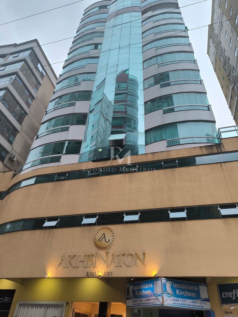 Cobertura duplex com 4 suítes em Itapema — foto 1