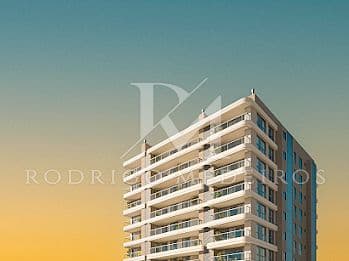 Apartamento com 2 suítes a 180m da praia em Balneário Piçarras — foto 1