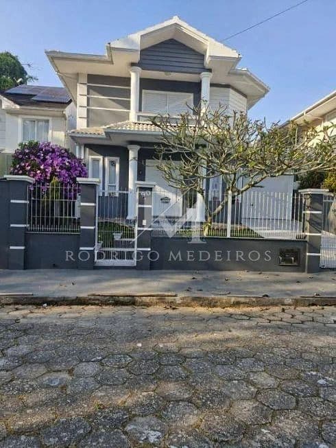 Casa com 3 quartos à venda no Santa Mônica, Florianópolis — foto 1