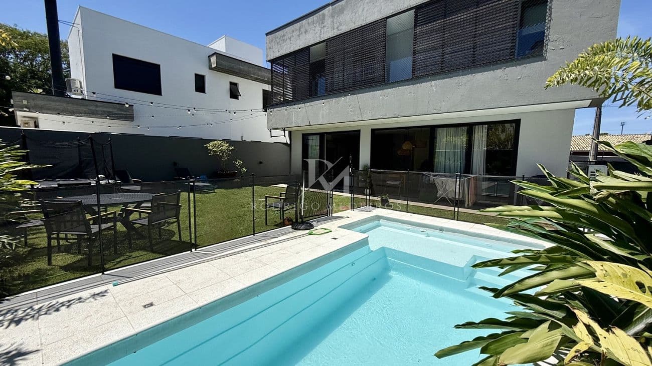 Casa em condomínio com 3 suítes à venda no Campeche, Florianópolis/SC — foto 1