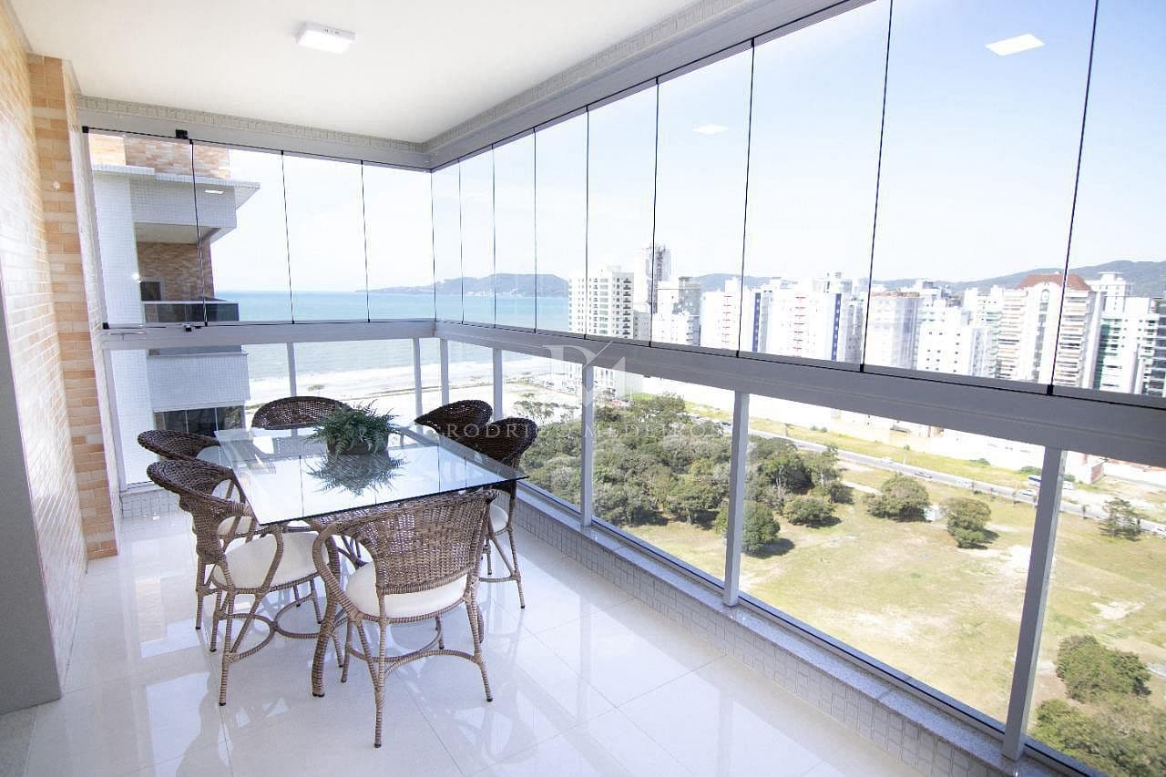 Cobertura duplex com 3 suítes à venda na Meia Praia, Itapema — foto 1