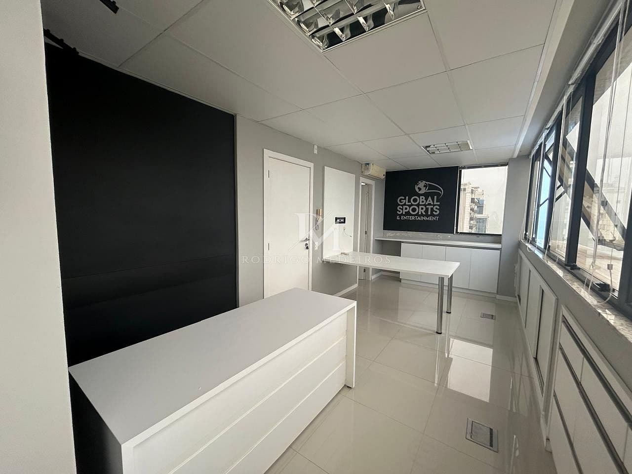 Sala comercial à venda Estreito Florianópolis vista mar — foto 1