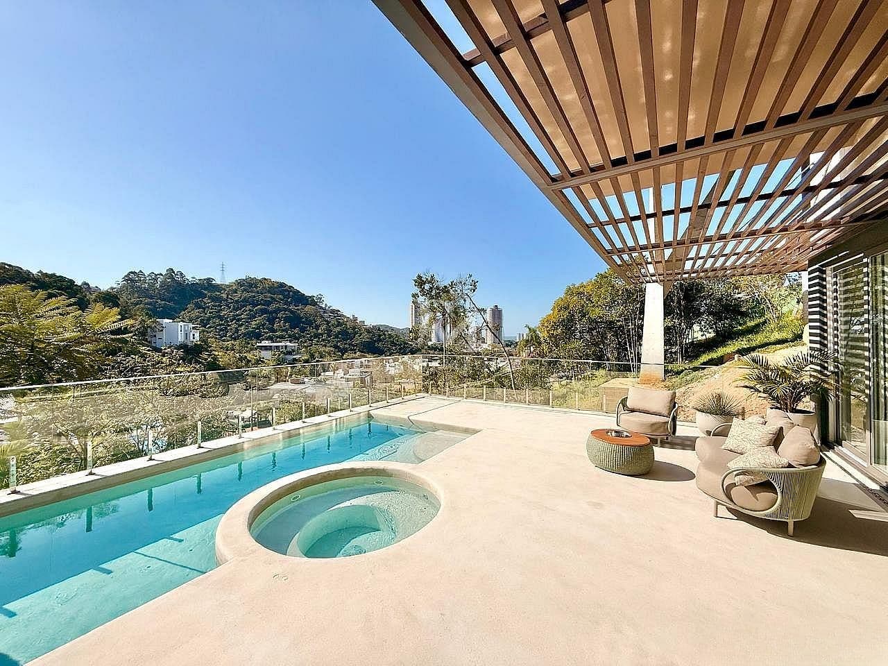 Casa com 5 suítes à venda no Condomínio Horizontal Praia Brava em Itajaí — foto 1