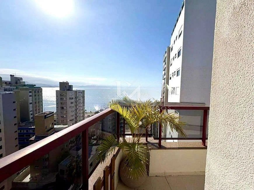COBERTURA FRENTE MAR NO CENTRO DE FLORIANÓPOLIS — foto 1