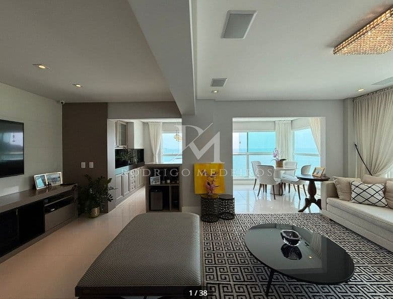 Apartamento frente mar com 3 suítes na Barra Sul, Balneário Camboriú — foto 1