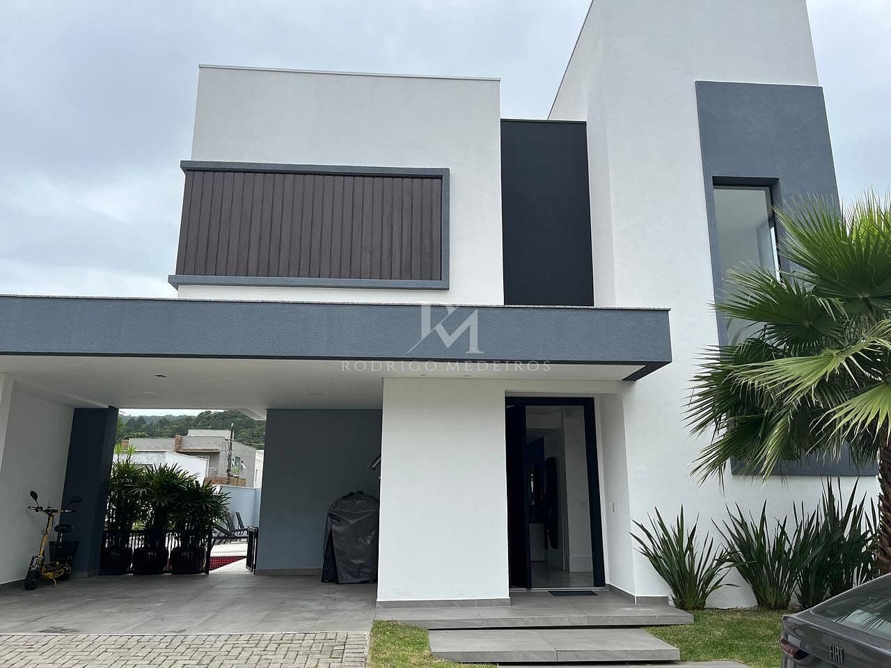 Casa em condomínio com 4 quartos em Balneário Camboriú — foto 1