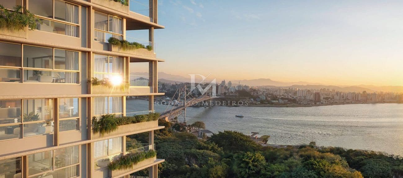 Apartamento à venda no bairro Centro em Florianópolis/SC — foto 1