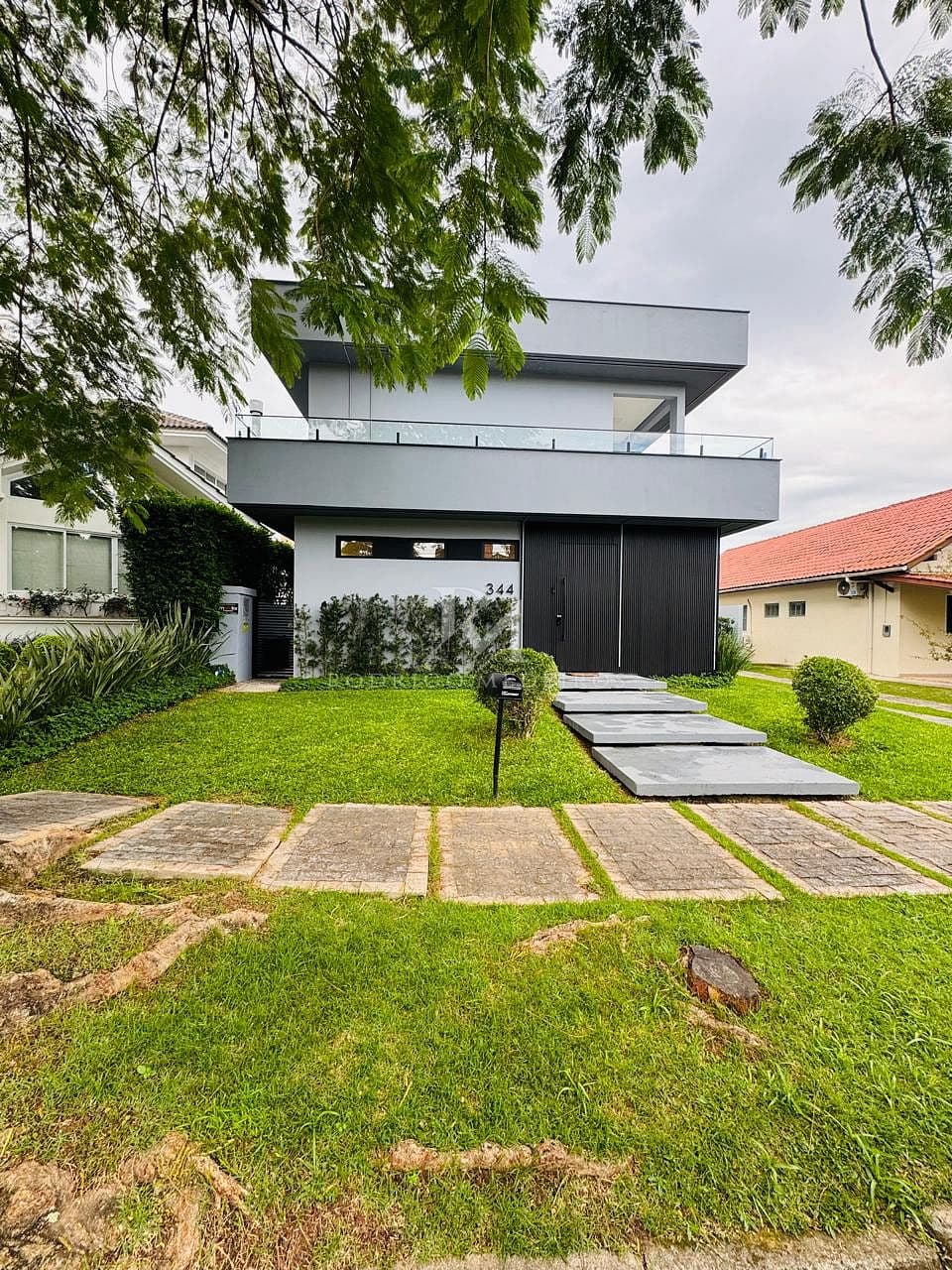 Casa 4 dormitórios à venda em Jurerê Internacional, Florianópolis-SC — foto 1