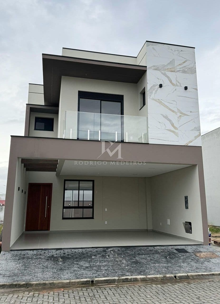 Casa com 3 quartos em condomínio com lazer e acabamento de alto padrão — foto 1