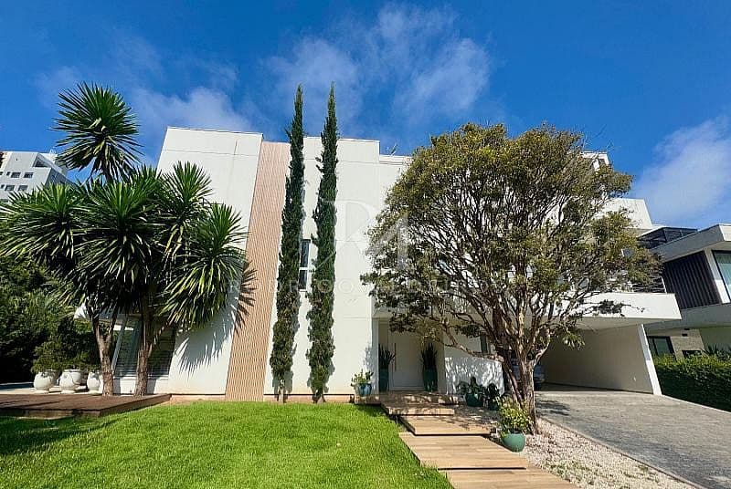 Casa 4 Dormitórios (3 Suítes), Mobiliado - Itajaí/SC — foto 1