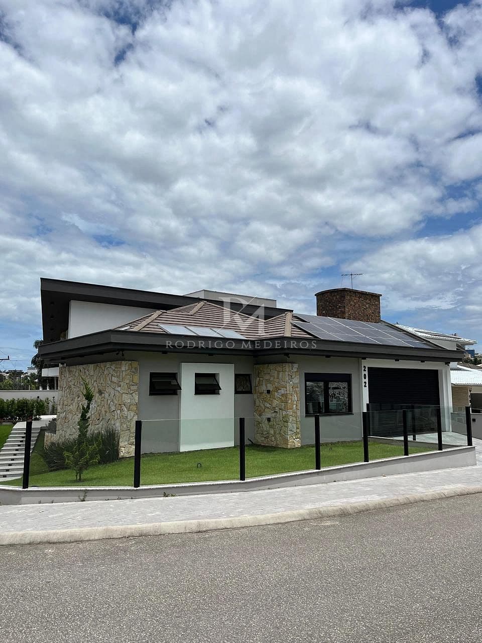 Casa 3 Suítes, Mobilada, Piscina - Pedra Branca, Palhoça-SC — foto 1