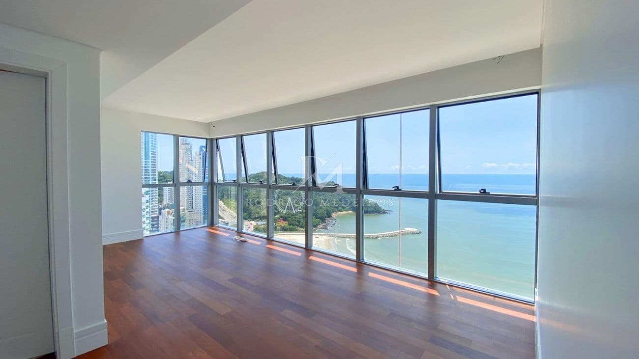 Apartamento 5 Suítes Balneário Camboriú-SC — foto 1