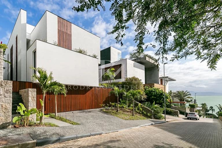 Casa com vista para o mar à venda no Cacupé, Florianópolis-SC — foto 1