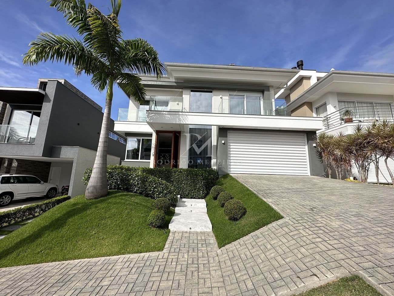 Casa com 3 Suítes e Piscina à Venda no Pedra Branca, Palhoça/SC — foto 1