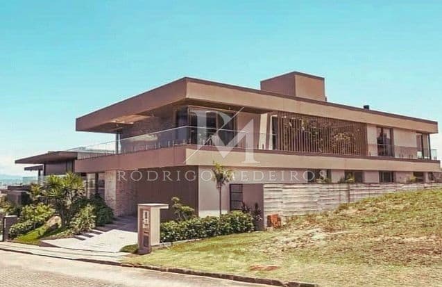 Casa 4 Dormitórios (3 Suítes) - Cacupé, Florianópolis-SC — foto 1