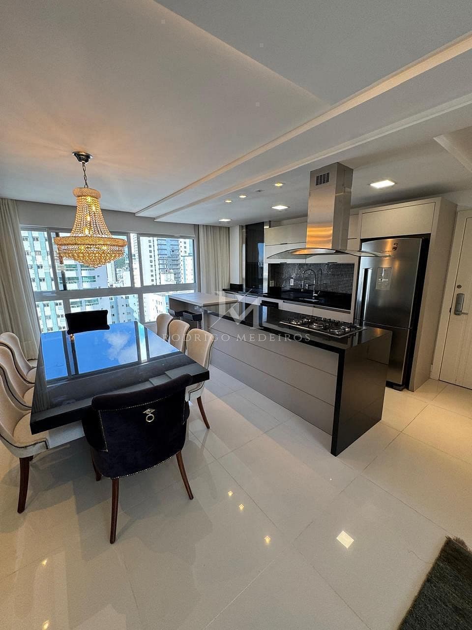 Apartamento 3 Suítes - Pioneiros, Balneário Camboriú-SC — foto 1