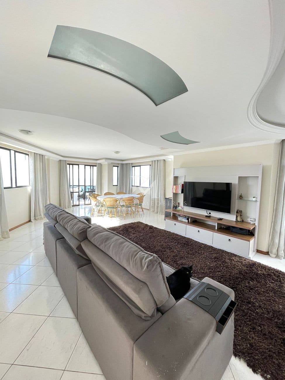 Apartamento 4 Dormitórios (2 Suítes) - Centro, Balneário Camboriú/SC — foto 1