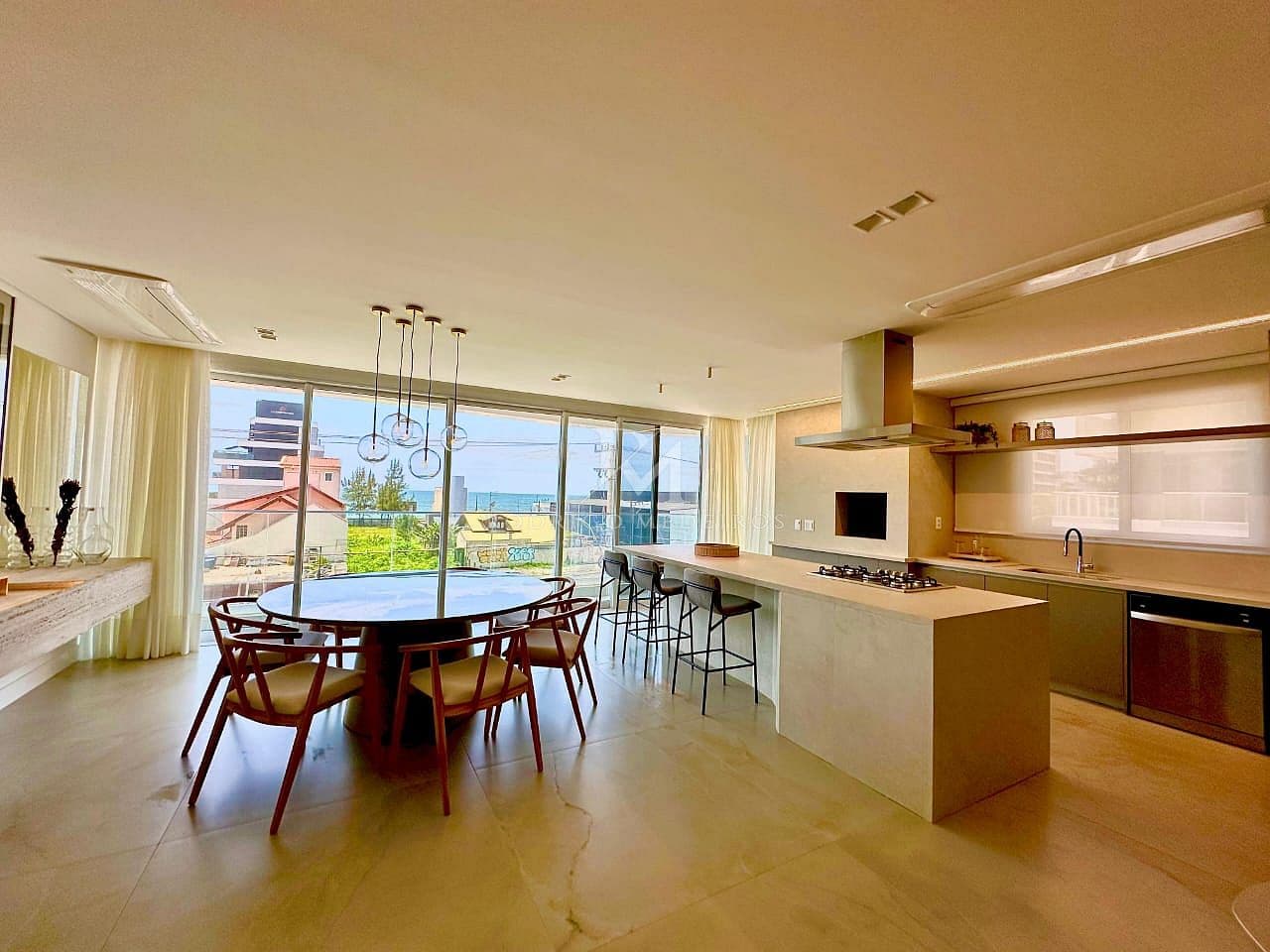 Apartamento 4 Suítes Decorado e Mobiliado - Praia Brava, Itajaí/SC — foto 1