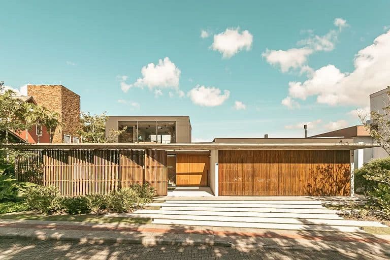 Casa de 3 suítes à venda no Cacupé, Florianópolis-SC, com vista para o mar — foto 1