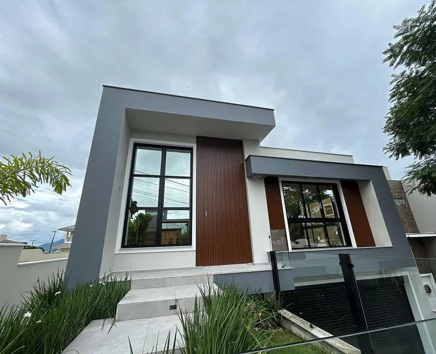 Casa com 4 dormitórios à venda na Pedra Branca, Palhoça/SC — vista e piscina — foto 1