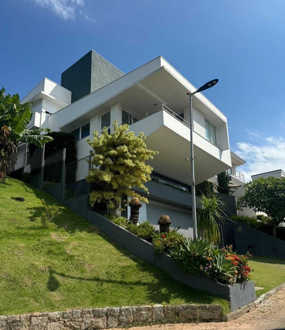 Casa com 4 quartos à venda em condomínio fechado, segurança e lazer — foto 1